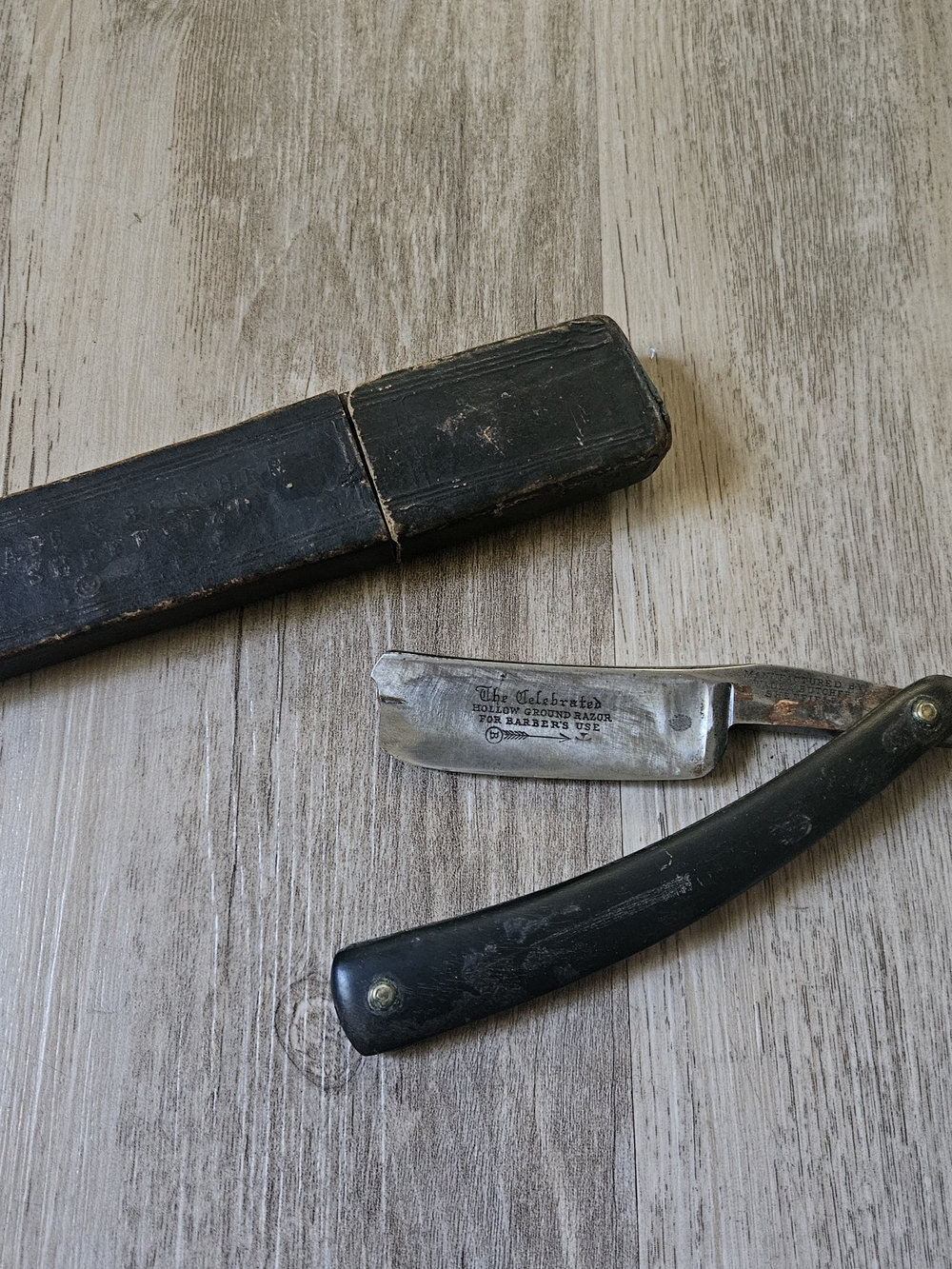 Vintage Wade And Bucther The Celebrated Hollow Ground Barber's Razor With Case